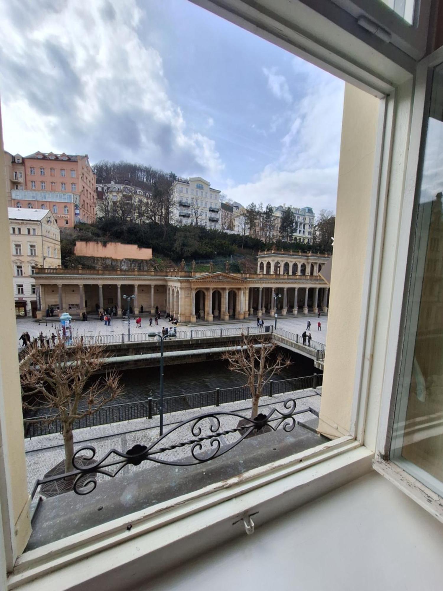 Apartments Stubsi With Colonnade View 카를로비바리 외부 사진
