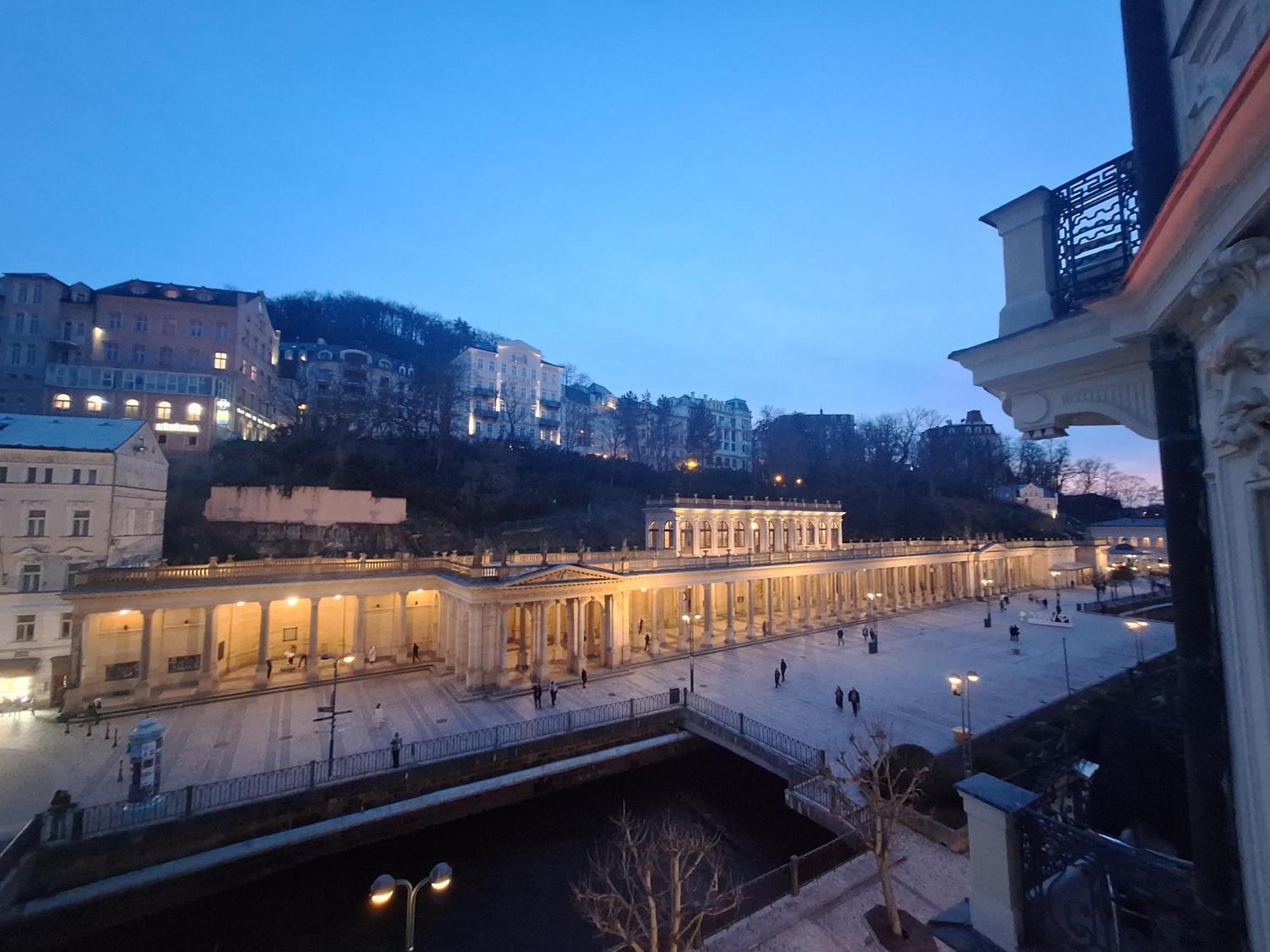 Apartments Stubsi With Colonnade View 카를로비바리 외부 사진